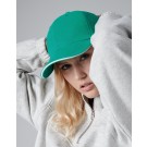 6 dalių kepuraitė su kontrastingos spalvos  įsiuvu snapelyje, Beechfield B20