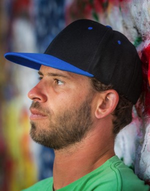 Dviejų spalvų kepurė plokščiu snapeliu, Result Headwear RC082X