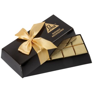 Aukso luito formos šokolado dėžutė su firminiais Jūsų šokoladukais viduje